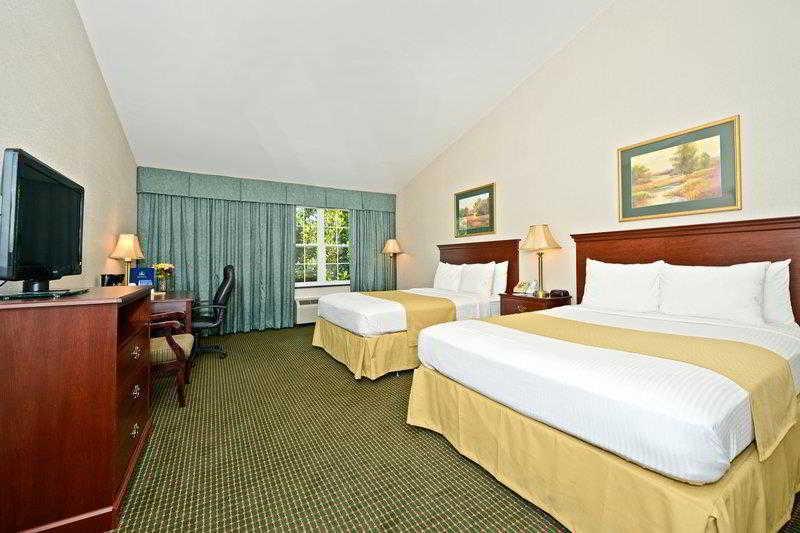 Clarion Inn Falls Church-Arlington Exteriör bild