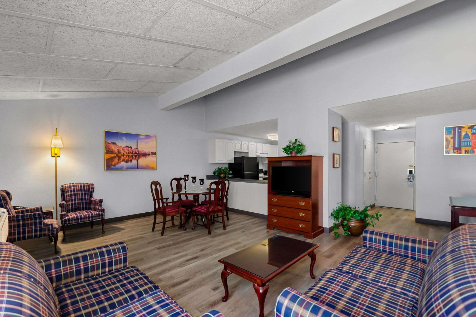 Clarion Inn Falls Church-Arlington Exteriör bild