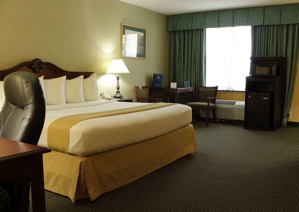 Clarion Inn Falls Church-Arlington Exteriör bild