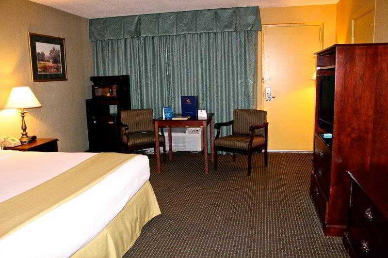 Clarion Inn Falls Church-Arlington Exteriör bild