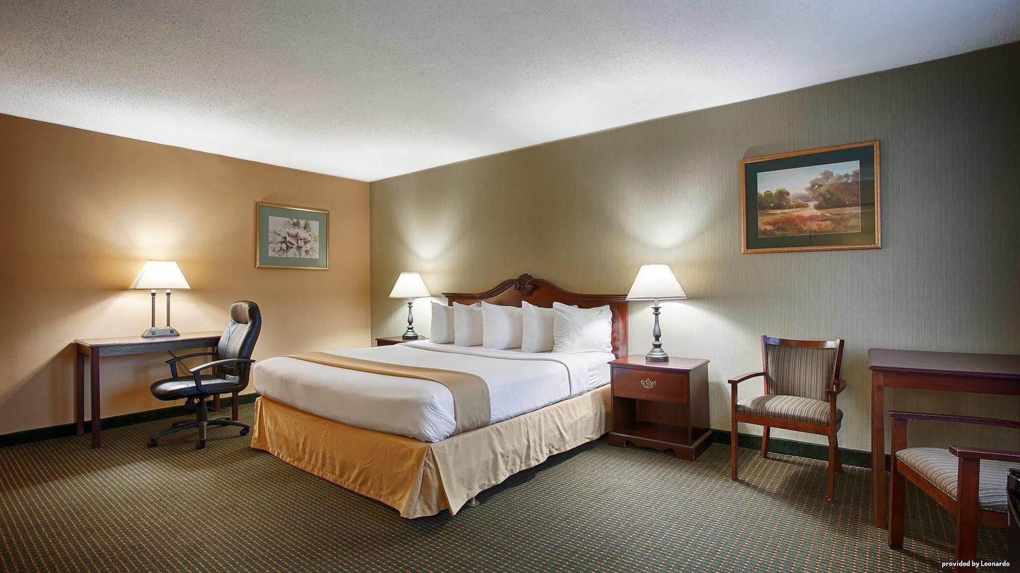 Clarion Inn Falls Church-Arlington Exteriör bild